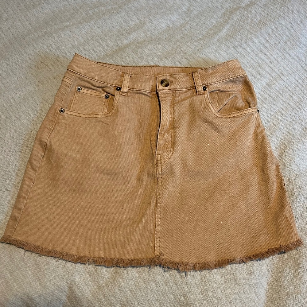 RD Style tan skirt size medium